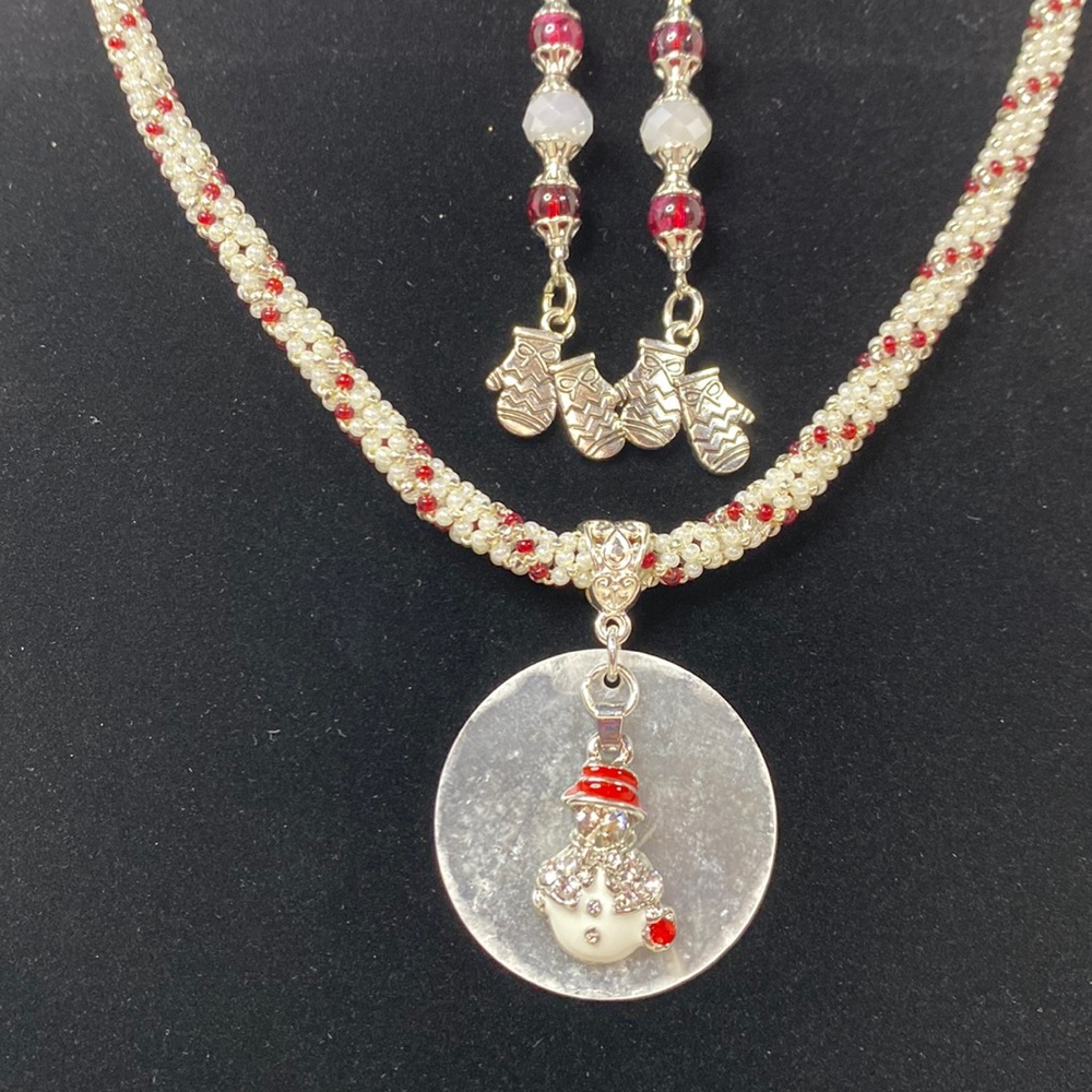 NEW!!!  SNOWMAN DESIGN SET BY JEWELRY FROM THE HEART!!